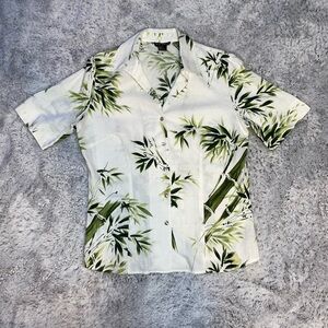 VTG Via Seta Women’s  Floral Short Sleeve Button Down Shirt. 100% Linen Size 12